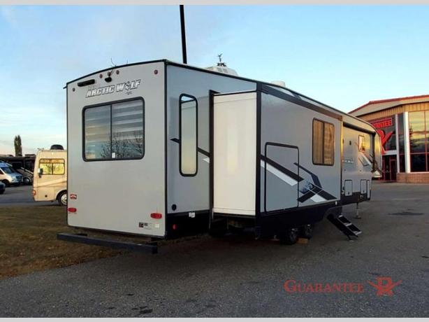 Used 2023 Forest River RV Cherokee Arctic Wolf Suite 3660 image 4