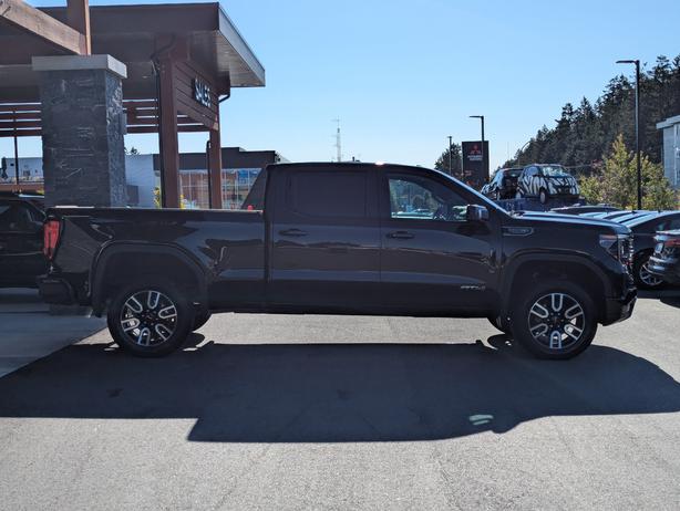 2023 GMC Sierra 1500 AT4 - 6.2L V8, CrewCab, Short Box, 4x4 image 5