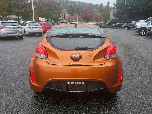 2016 Hyundai  Veloster image 4