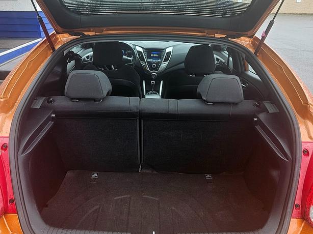 2016 Hyundai  Veloster image 7