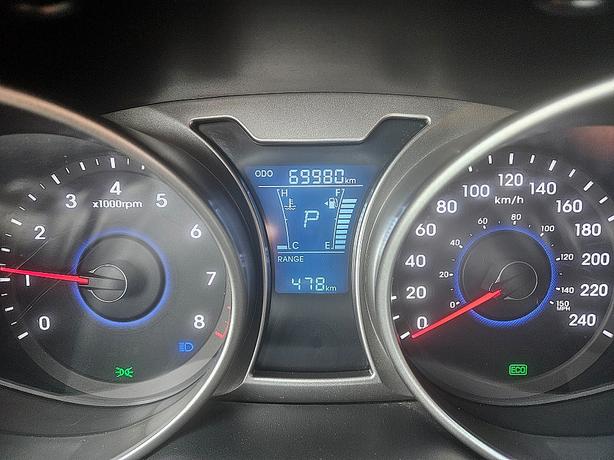 2016 Hyundai  Veloster image 8