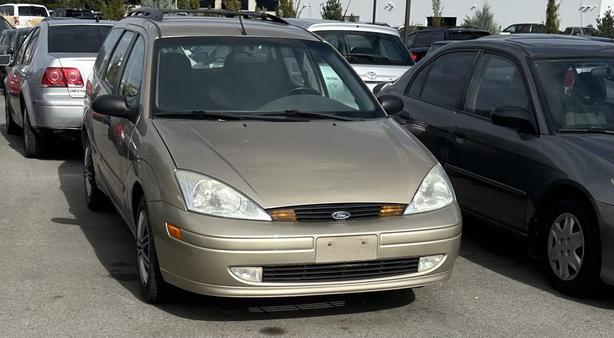 2002 Ford Focus SE image 1