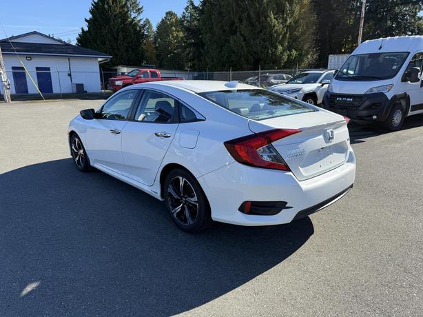 2017 Honda Civic Sedan Touring image 3