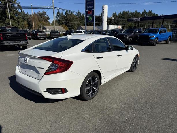 2017 Honda Civic Sedan Touring image 5