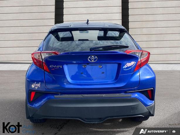 2021 Toyota C-HR Xle Premium BLUETOOTH APPLE CARPLAY! HEATED SEATS! image 4