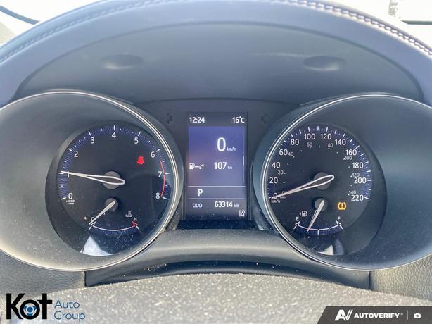 2021 Toyota C-HR Xle Premium BLUETOOTH APPLE CARPLAY! HEATED SEATS! image 7