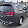 2022 Chrysler Pacifica Touring L - Parking Sensors, Leather, Heated Seats thumbnail image 5