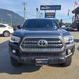 2017 Toyota Tacoma V6 thumbnail image 3