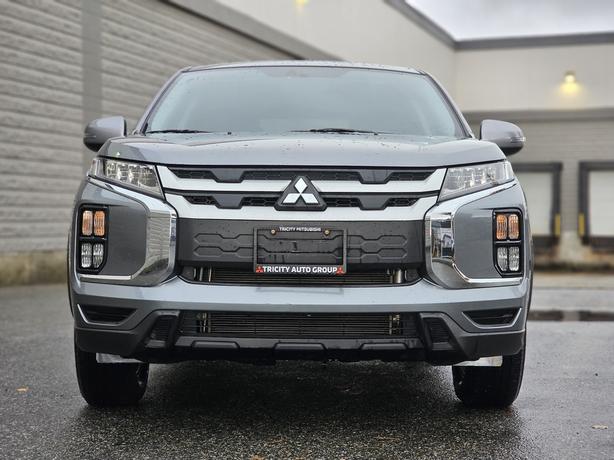 2023 Mitsubishi RVR SE FWD image 2