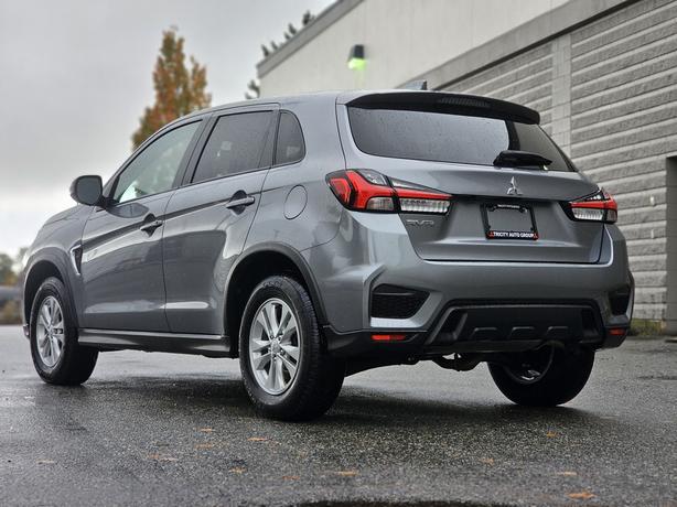 2023 Mitsubishi RVR SE FWD image 7