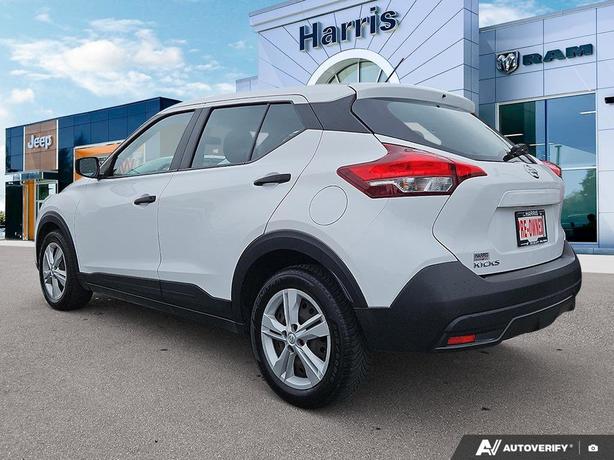 2018 Nissan Kicks S FWD Sport Utility | Keyless Start | Backup Camera! image 4