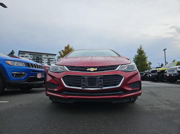 2017 Chevrolet Cruze LT | Remote Start | Heated Seats! image 2
