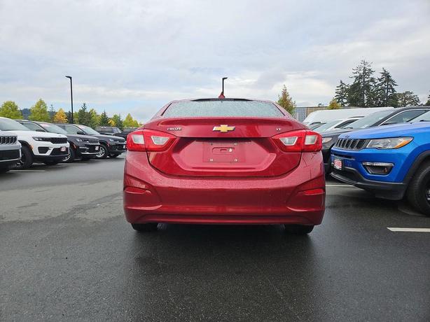 2017 Chevrolet Cruze LT | Remote Start | Heated Seats! image 5