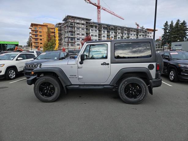 2016 Jeep Wrangler Sport 4x4 | Low KM! image 3