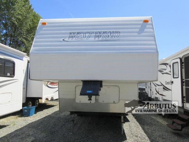 Used 2004 KUSTOM KOACH WESTWIND WW246 image 2