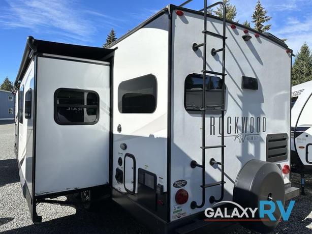 Used 2023 Forest River RV Rockwood Ultra Lite 2614BS image 6