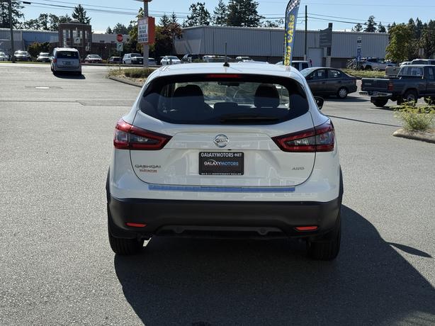 2023 Nissan Qashqai S AWD - Blind Spot Warning & Heated Front Seats image 7
