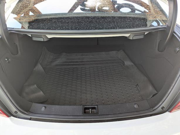 2013 Mercedes-Benz C-Class C 350 - Leather, Sunroof, AWD, Heated Seats image 8