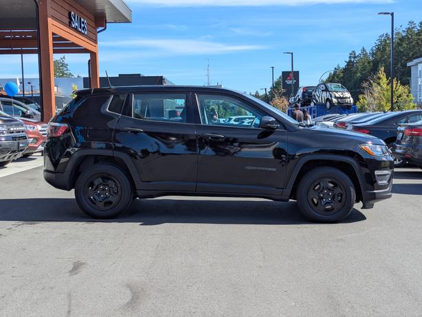 2017 Jeep Compass Sport - Low Kilometers image 5