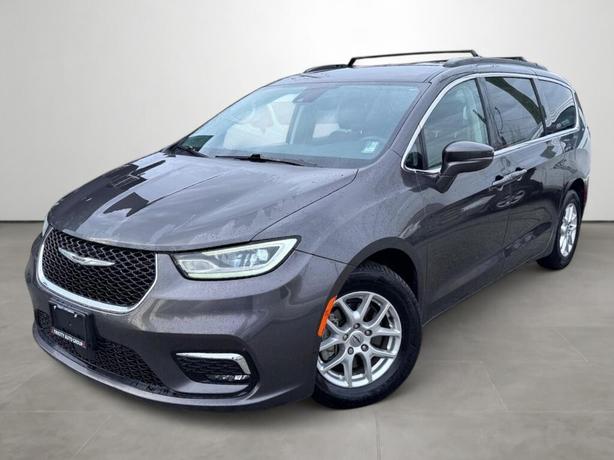 2022 Chrysler Pacifica Touring L - Parking Sensors, Leather, Heated Seats image 1