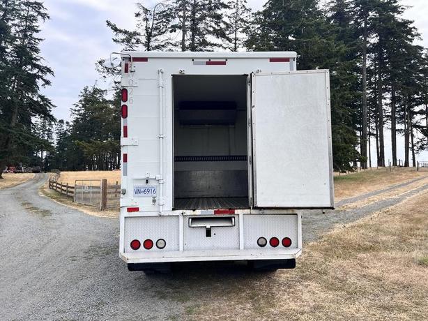 2014 Mitsubishi FUSO FE125 image 4