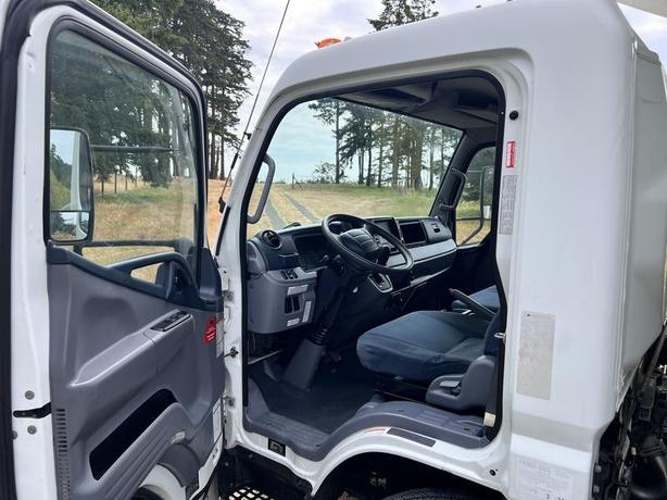 2014 Mitsubishi FUSO FE125 image 8