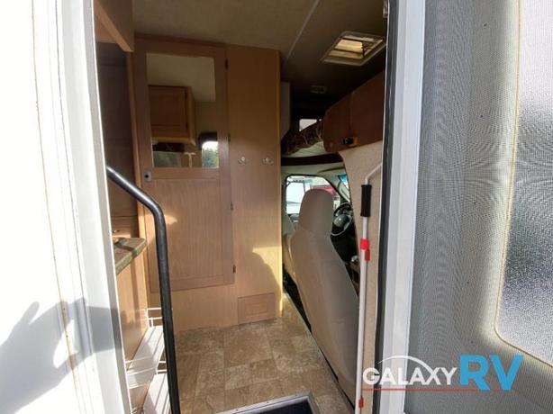 Used 2011 Adventurer Manufacturing Inc. Adventurer 19RD image 6