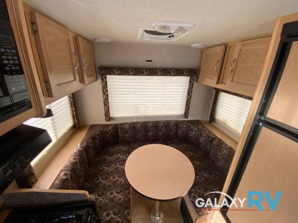 Used 2011 Adventurer Manufacturing Inc. Adventurer 19RD image 7