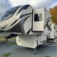 Used 2020 Grand Design Solitude S-Class 3350RL thumbnail image 3