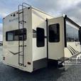 Used 2020 Grand Design Solitude S-Class 3350RL thumbnail image 7