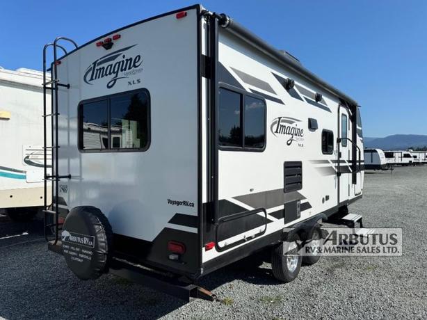 Used 2019 Grand Design Imagine XLS 19RLE image 8