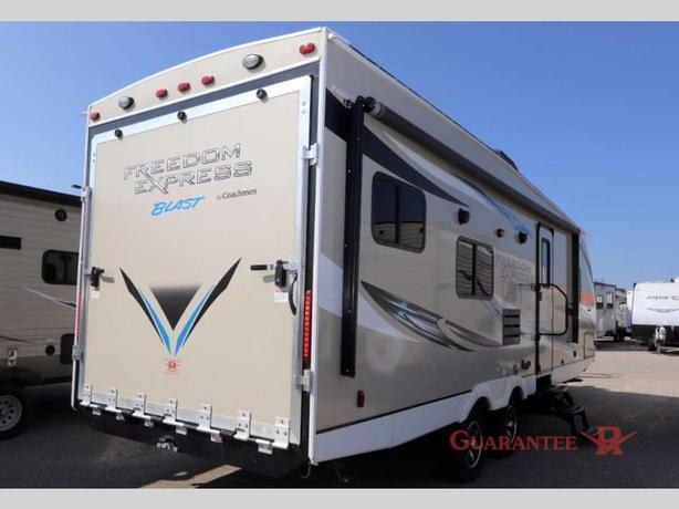Used 2019 Coachmen RV Freedom Express Blast 271BL image 4