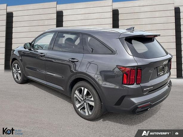2023 Kia Sorento PHEV SX image 4