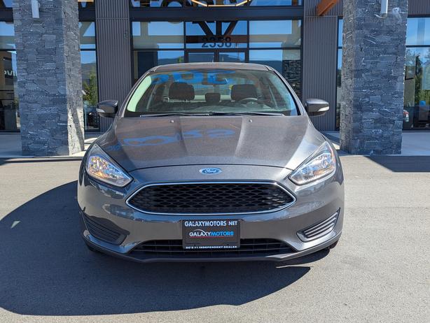 2017 Ford Focus SE - 6-Speed Manual, Dual Zone A/C, SXM Radio image 3