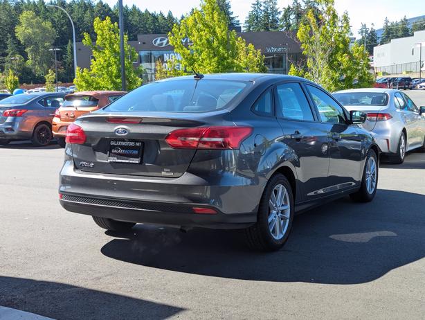 2017 Ford Focus SE - 6-Speed Manual, Dual Zone A/C, SXM Radio image 6
