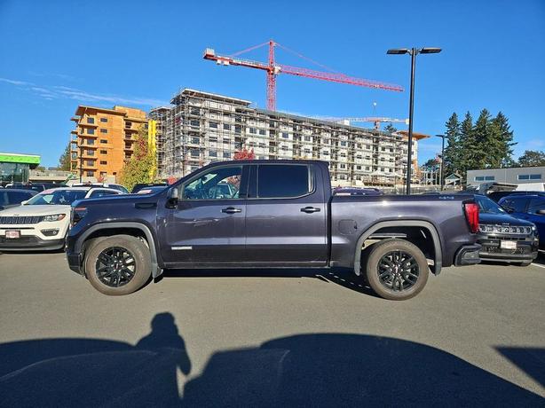 2023 GMC Sierra 1500 4WD Crew Cab 147 Elevation | One Owner! image 3