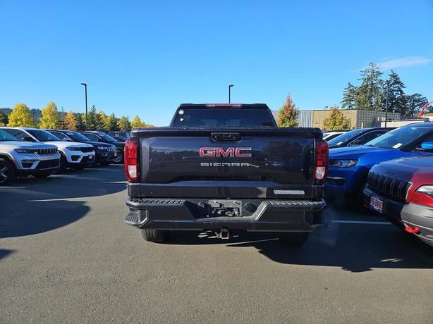2023 GMC Sierra 1500 4WD Crew Cab 147 Elevation | One Owner! image 5