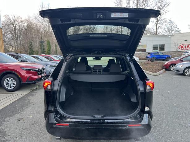 2023 Toyota RAV4 Prime SE image 7