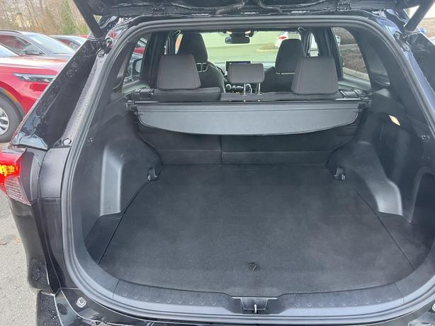 2023 Toyota RAV4 Prime SE image 8