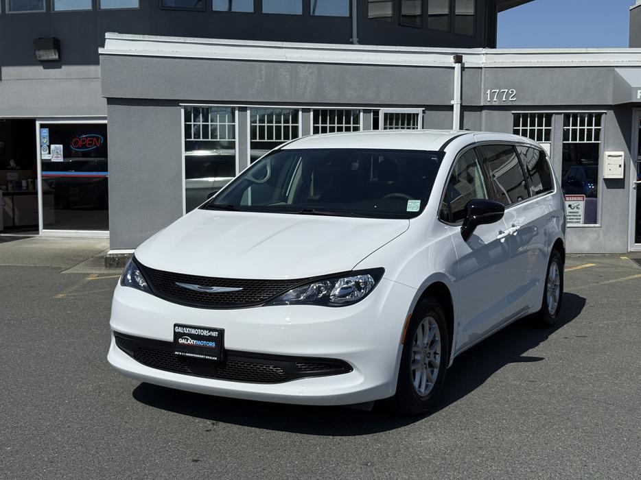 2024 Chrysler Grand Caravan SXT - 3rd Row Seats & Advanced Brake Assist display photo