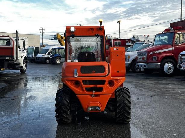 2023 JLG 10054 Ultra Compact Telehandler with Bucket Diesel image 8