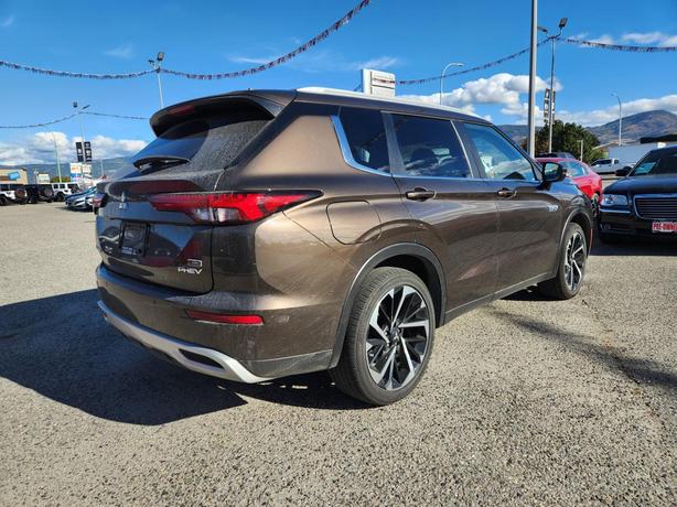 2024 Mitsubishi Outlander PHEV SE image 3