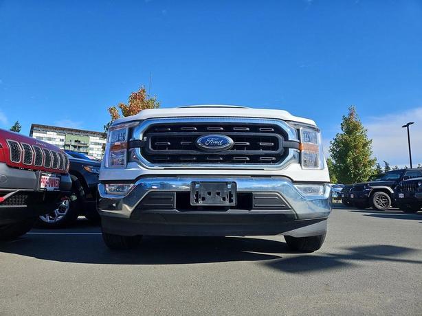 2022 Ford F-150 XLT 2WD Reg Cab 6.5' Box | No Reported Accidents! image 2