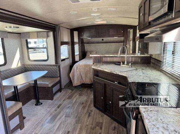 Used 2018 Heartland Sundance 221RB image 6