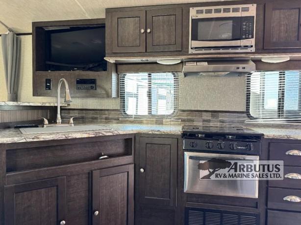 Used 2018 Heartland Sundance 221RB image 7