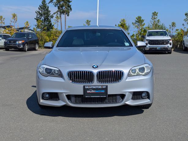 2013 BMW 5 Series 528i xDrive - AWD, Sunroof, Leather, Bluetooth image 3