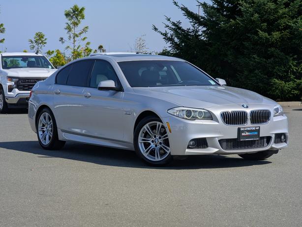2013 BMW 5 Series 528i xDrive - AWD, Sunroof, Leather, Bluetooth image 4