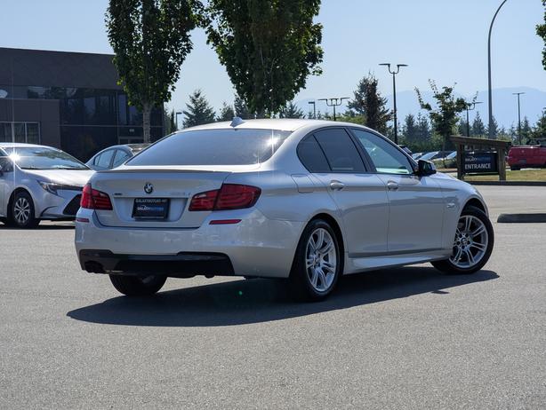2013 BMW 5 Series 528i xDrive - AWD, Sunroof, Leather, Bluetooth image 6