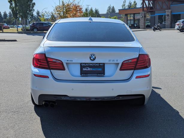 2013 BMW 5 Series 528i xDrive - AWD, Sunroof, Leather, Bluetooth image 7
