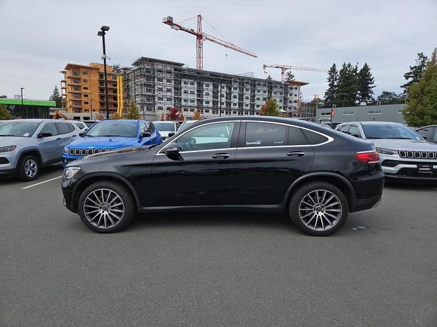 2023 Mercedes-Benz GLC GLC 300 4MATIC Coupe | No Reported Accidents! image 3